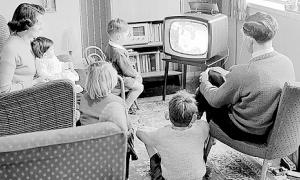 More U.S. kids seeing e-cig ads; calls for regulation of TV