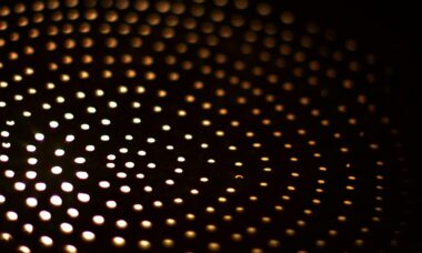 Researchers accused of emphasising e-cig risks, downplaying tobacco