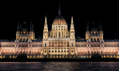 Hungary moves to ban flavoured e-liquids, but Greece denies plans