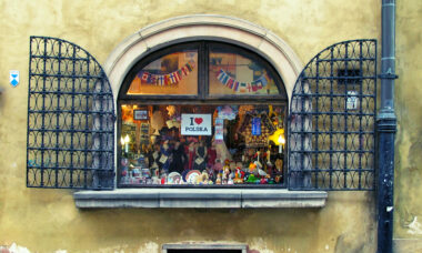 Poland: the vape store chains