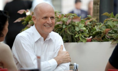 Aussie senator threatens to block new health laws until vaping is legalised