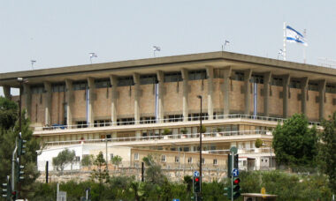 Israel bans Juul with nicotine limit, prepares tighter e-cig regulation