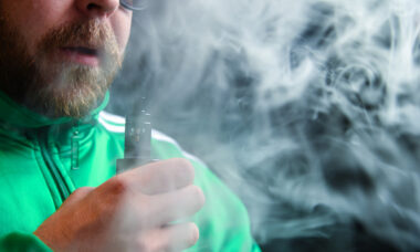 Study finds e-vapour evaporates in seconds, while smoke hangs around