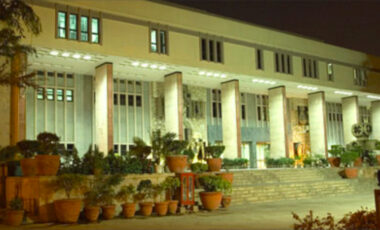 High Court judge puts off Indian e-cig ban pending further hearing in May