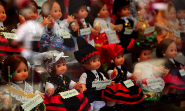 Spanish public backs restrictions on vaping to match limits on smoking