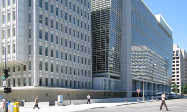 World Bank recommends taxing e-cigs to raise revenue and cut youth use