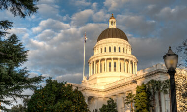 California bill could ban disposable e-cigs, apply new manufacturing standards