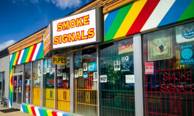 Vaping products in US smoke stores and head shops
