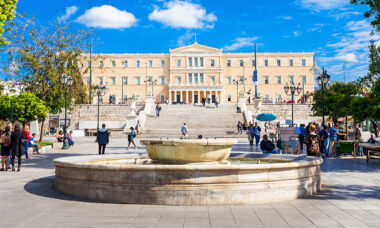 New Greek government to tighten enforcement of anti-tobacco rules, including e-cigs