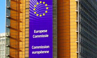 Revision of EU tobacco policy framework will include vaping, Commission says