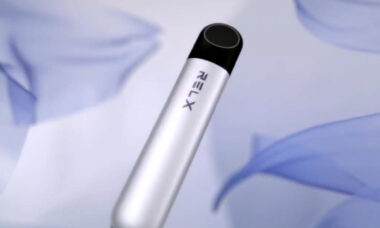 Relx aims to raise $1bn in US stock sale amid concerns over regulation and tariffs