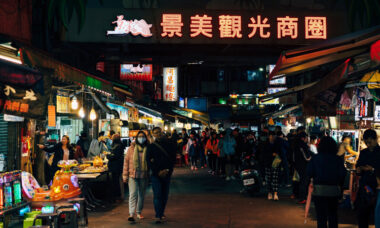 Public health professor brands Taipei's<br>e-cigarette ban 'unfair' and 'senseless'