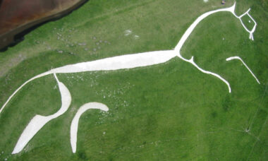 UK survey shows sharp rise in daily vapers, while smoking figures conflict