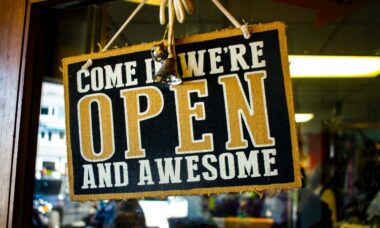 Alive and kicking – UK vape shops doing more than just fine, new data reveals